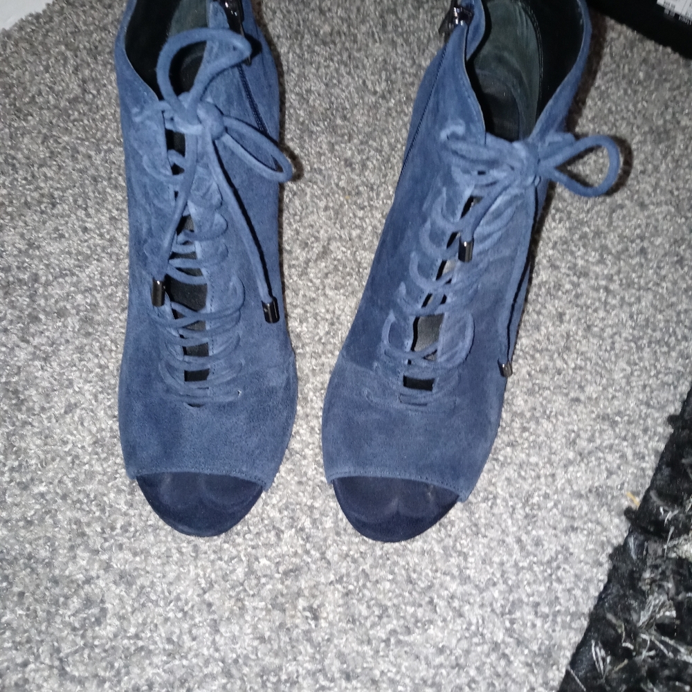 Shoes - Picture 2 of 3